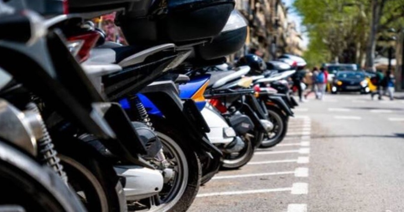 આ છે દેશની સૌથી શાનદાર માઇલેજ આપનારી બજારમાં ધૂમ મચાવતી ટોપ 5 બાઇક્સ, ઓછી કિંમતમાં મળશે દમદાર ફીચર્સ, કિંમત જાણીને રહી જશો દંગ!